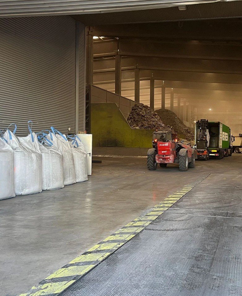 Almacenamiento de materiales y operaciones logísticas